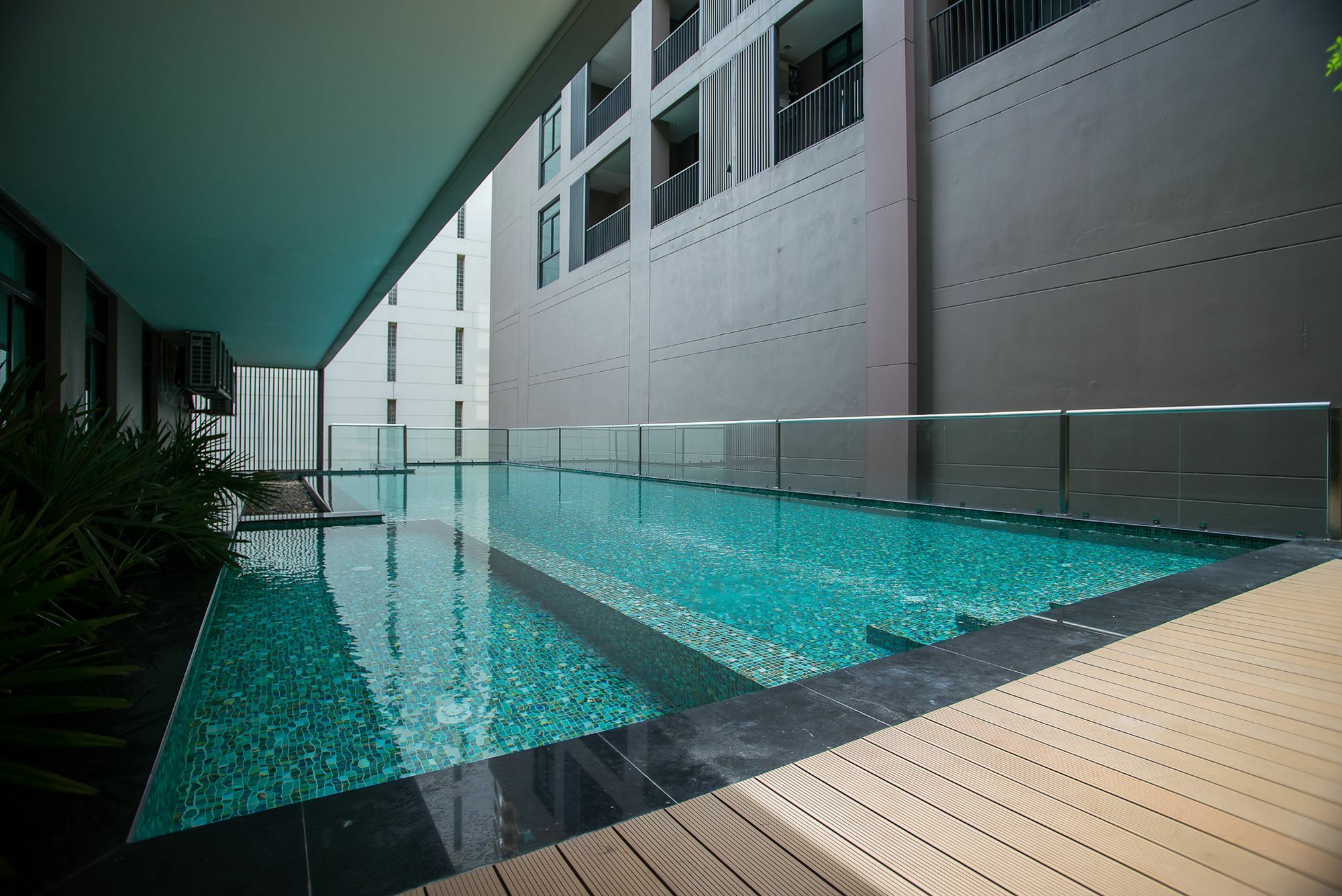 Metropolis Suites Bangkok, Tapestry Collection By Hilton Exteriér fotografie